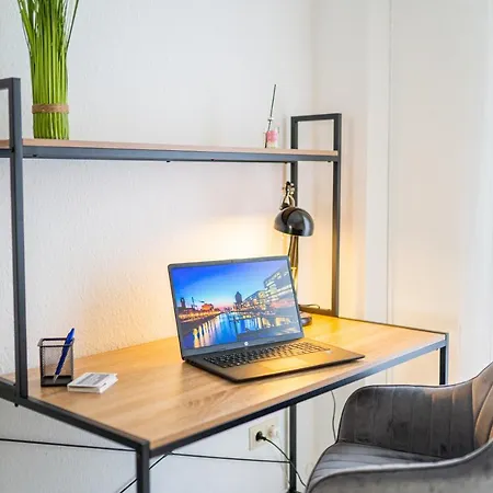 Golden Design Apartment, Zentral, Familie Und Business, 1000 Mbit アパート ドゥイスブルグ